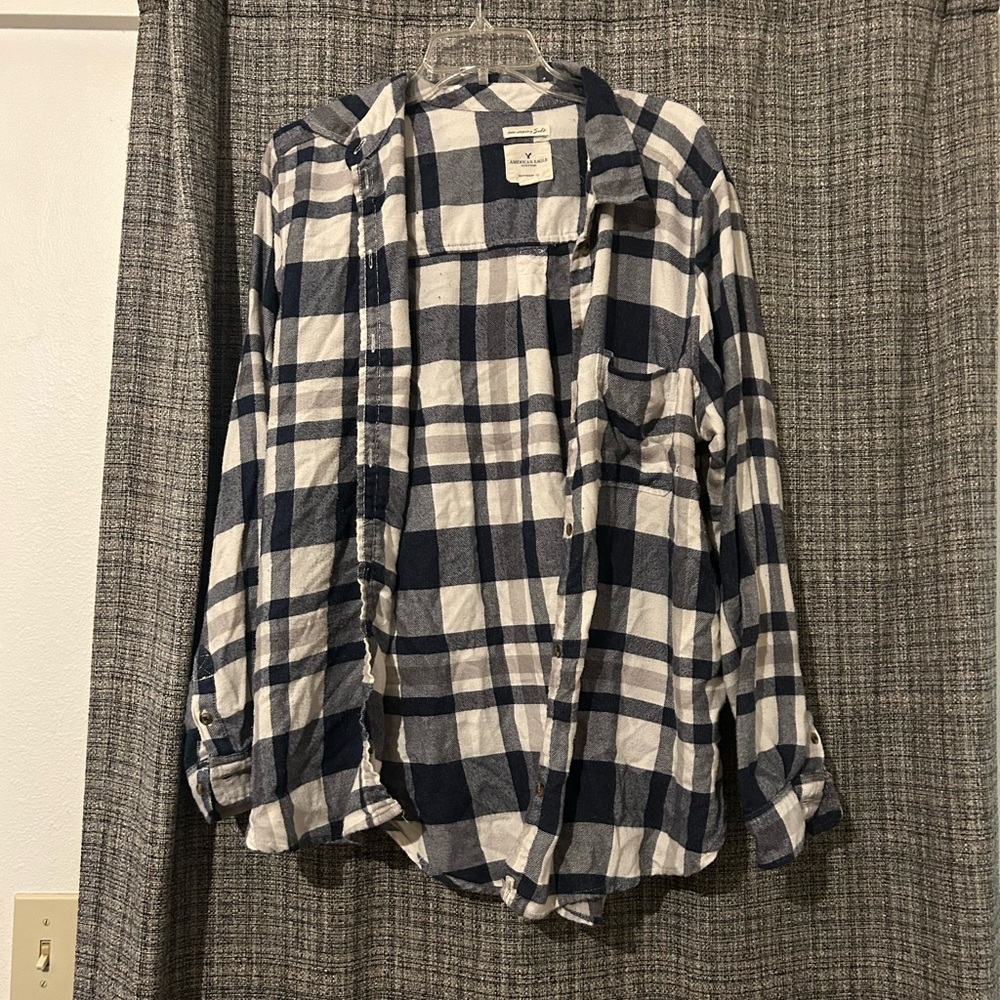 American Eagle Blue and White Buffalo print Boyfriend Flannel shirt